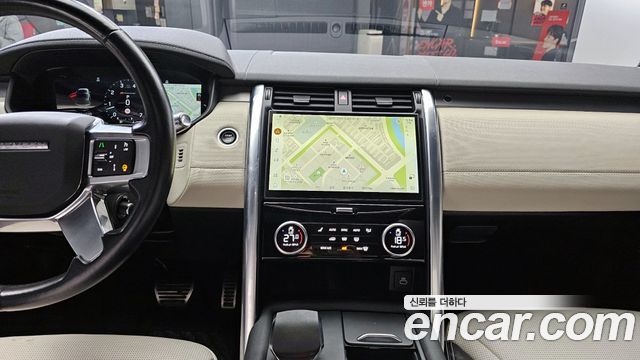 Land Rover Discovery 2022 — photo 19