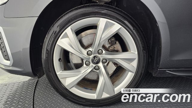 Audi A4 2022 — photo 5