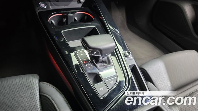 Audi A4 2022 — photo 9