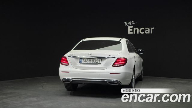 Mercedes-Benz E-Class 2018 — photo 4