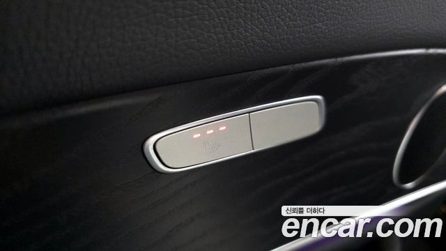 Mercedes-Benz E-Class 2018 — photo 18