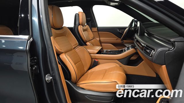 Lincoln Aviator 2022 — photo 10