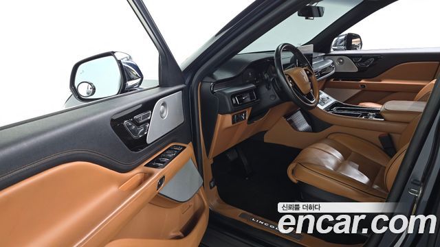Lincoln Aviator 2022 — photo 11