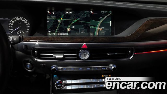 Genesis G90 2019 — photo 14