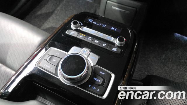 Genesis G90 2019 — photo 19