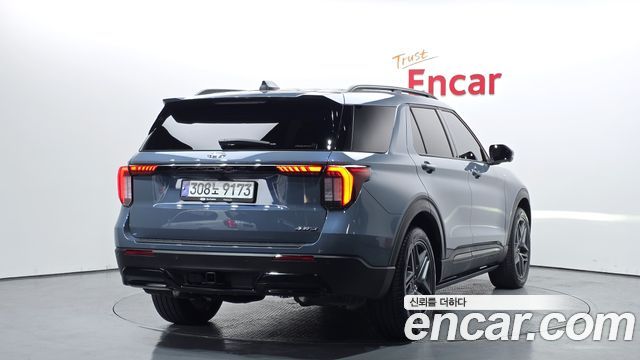 Ford Explorer 2025 — photo 2