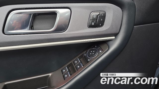Ford Explorer 2025 — photo 17