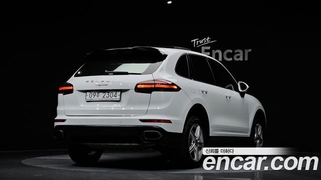 Porsche Cayenne 2016 — photo 2
