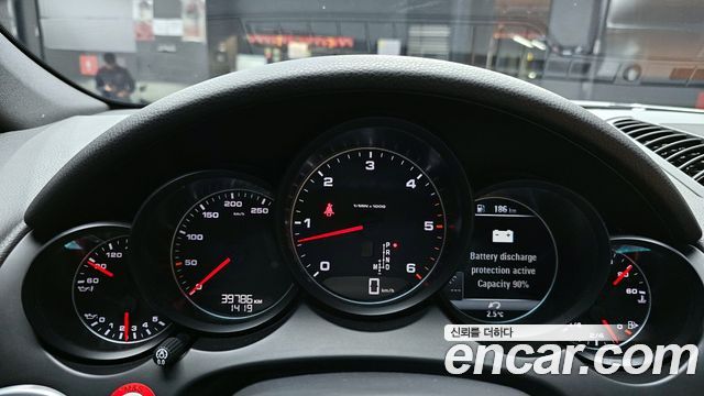 Porsche Cayenne 2016 — photo 8