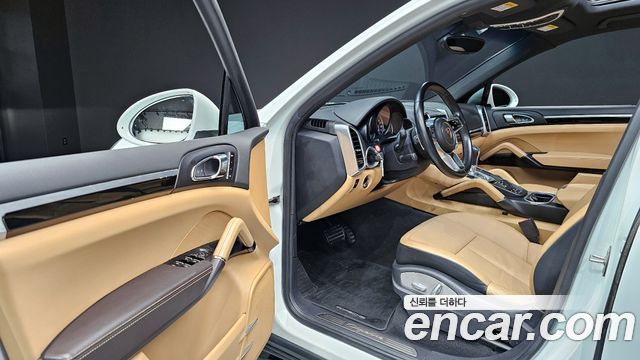 Porsche Cayenne 2016 — photo 11