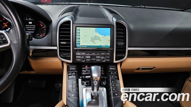 Porsche Cayenne 2016 — photo 14