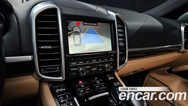 Porsche Cayenne 2016 — photo 15