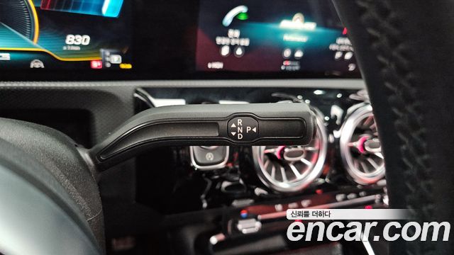 Mercedes-Benz A-Class 2022 — photo 9