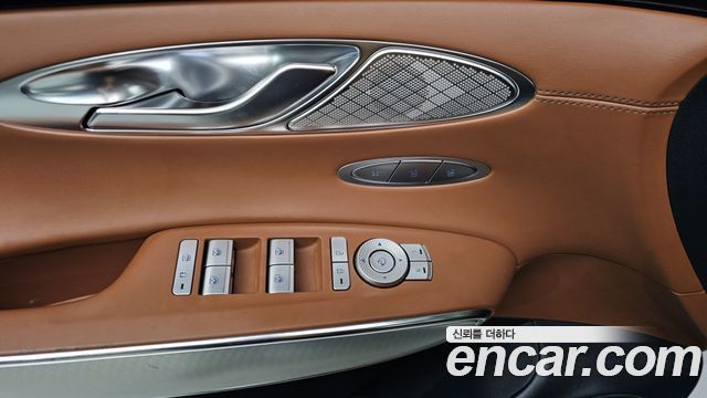 Genesis GV70 2021 — photo 17