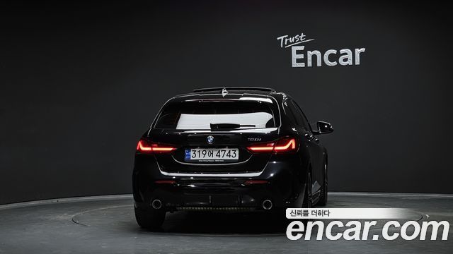 BMW 1-Series 2022 — photo 4