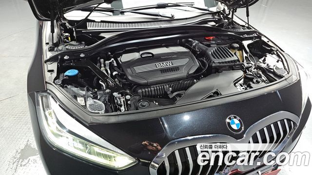BMW 1-Series 2022 — photo 6