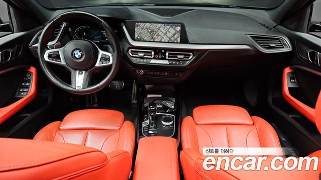 BMW 1-Series 2022 — photo 7