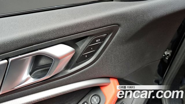 BMW 1-Series 2022 — photo 18