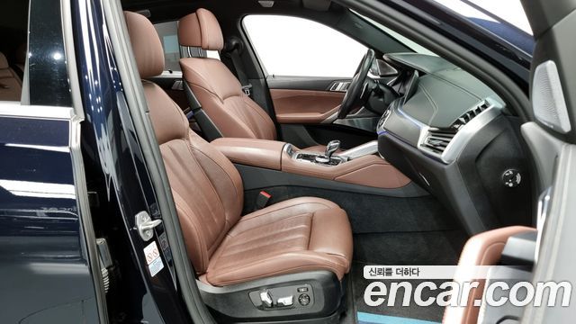 BMW X6 2021 — photo 11
