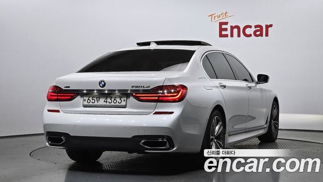 BMW 7-Series 2017 — photo 2