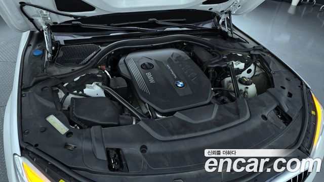 BMW 7-Series 2017 — photo 6