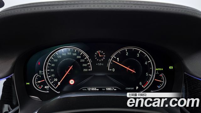 BMW 7-Series 2017 — photo 8