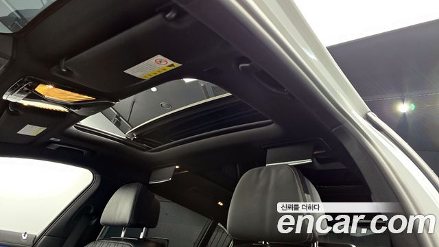 BMW 7-Series 2017 — photo 17