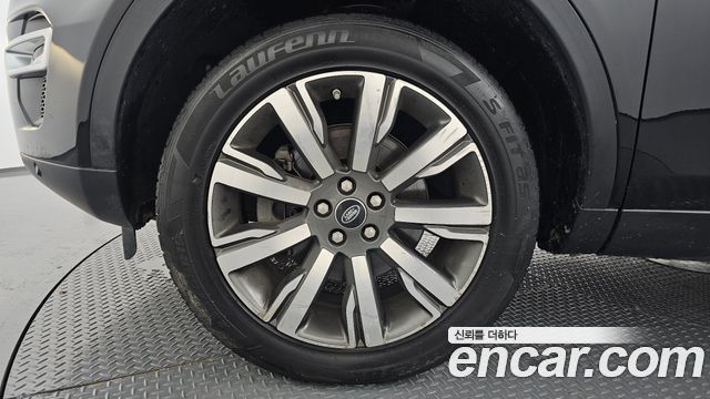 Land Rover Discovery Sport 2018 — photo 5