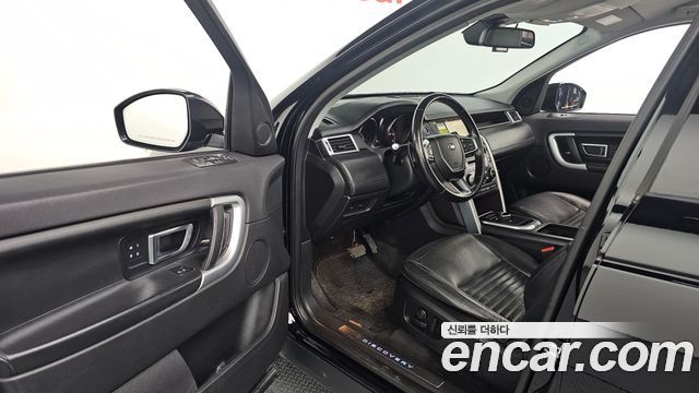 Land Rover Discovery Sport 2018 — photo 11