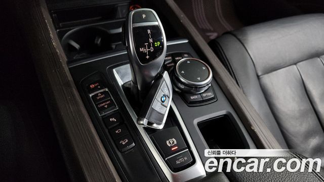 BMW X5 2016 — photo 9