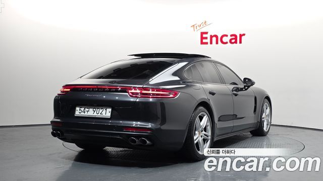 Porsche Panamera 2018 — photo 2