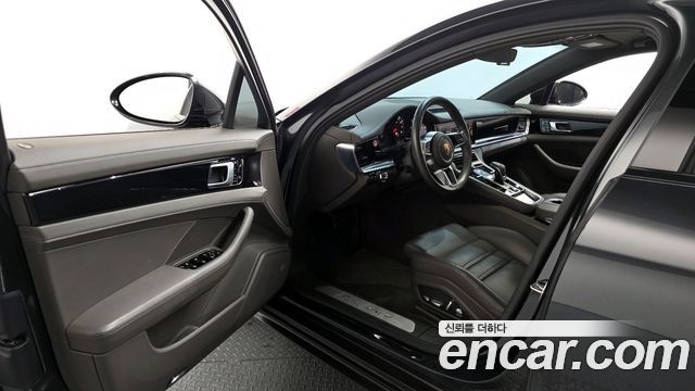 Porsche Panamera 2018 — photo 11