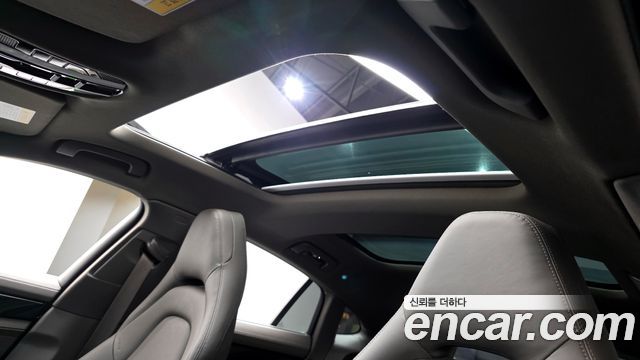 Porsche Panamera 2018 — photo 18