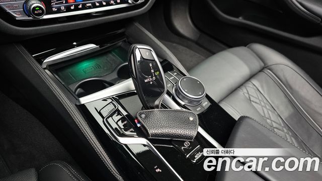 BMW 5-Series 2021 — photo 9