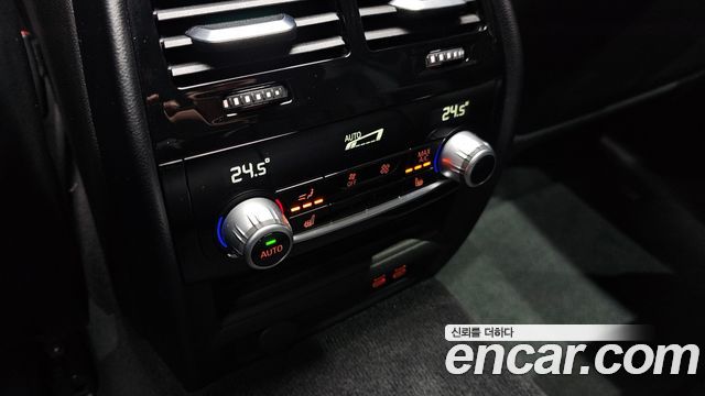 BMW 5-Series 2021 — photo 17