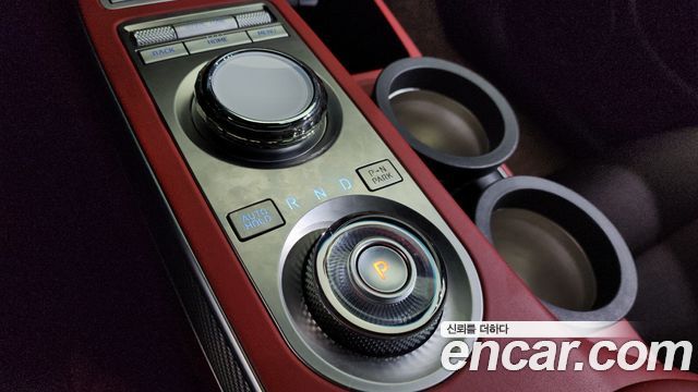 Genesis GV70 2022 — photo 9