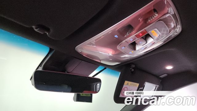 Genesis GV70 2022 — photo 17