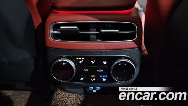 Genesis GV70 2022 — photo 19