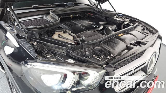 Mercedes-Benz GLE-Class 2020 — photo 6