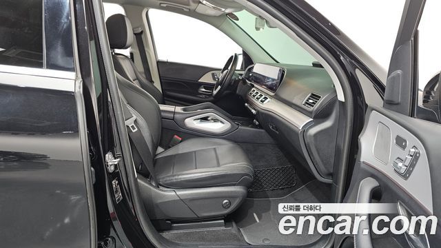 Mercedes-Benz GLE-Class 2020 — photo 11