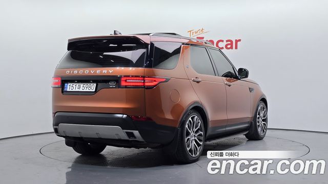 Land Rover Discovery 2017 — photo 2