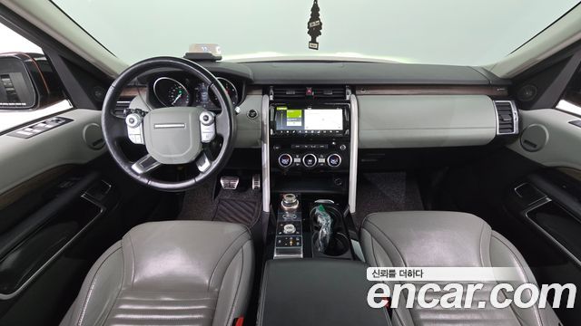 Land Rover Discovery 2017 — photo 7