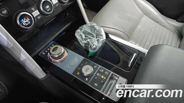 Land Rover Discovery 2017 — photo 9