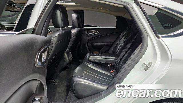Chrysler 200 2015 — photo 12