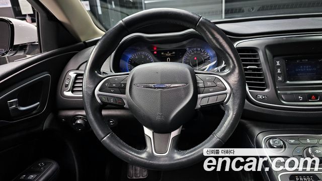 Chrysler 200 2015 — photo 13