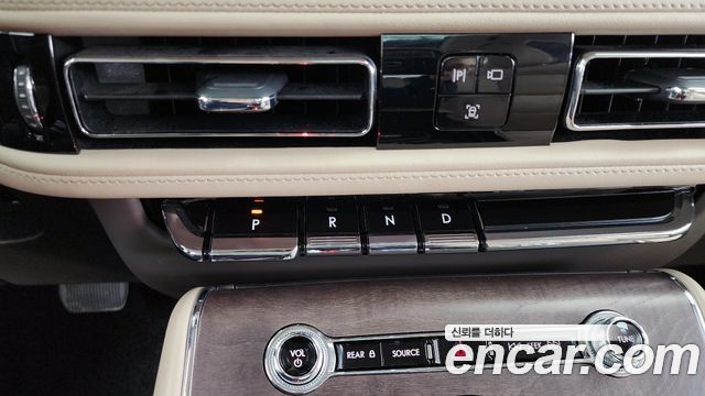 Lincoln Aviator 2023 — photo 9