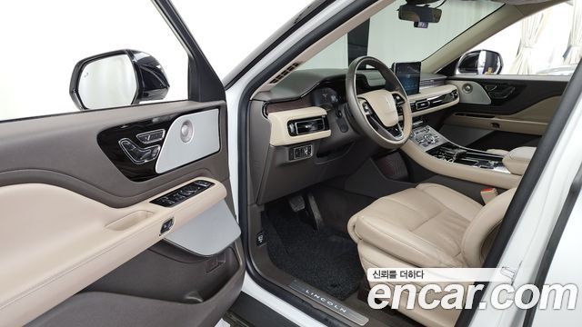 Lincoln Aviator 2023 — photo 10