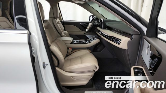 Lincoln Aviator 2023 — photo 11