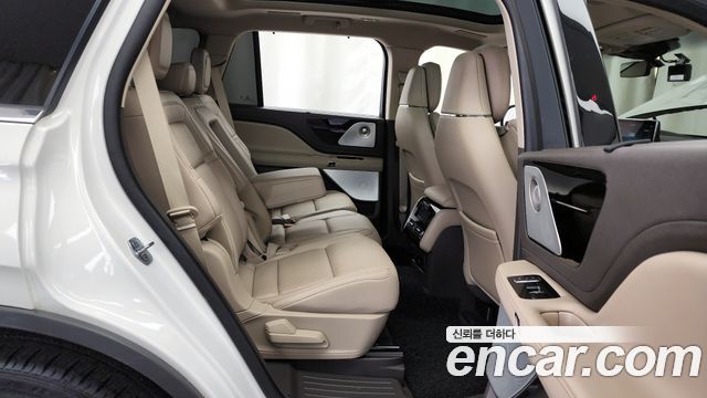 Lincoln Aviator 2023 — photo 12