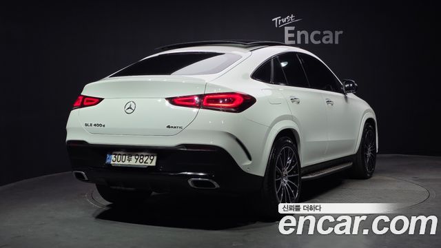 Mercedes-Benz GLE-Class 2022 — photo 2